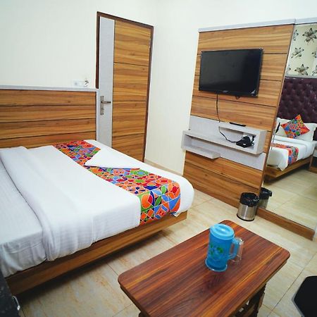 Hotel Delhi Darshan Deluxe-By Rsl Hospitality Nueva Delhi Exterior foto