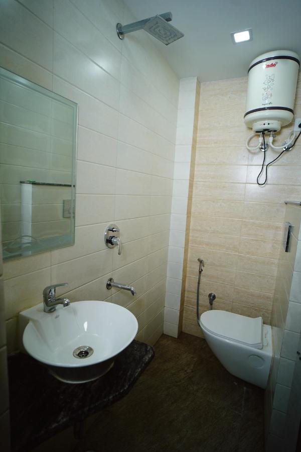 Hotel Delhi Darshan Deluxe-By Rsl Hospitality Nueva Delhi Exterior foto