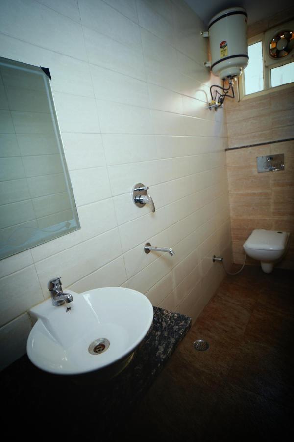 Hotel Delhi Darshan Deluxe-By Rsl Hospitality Nueva Delhi Exterior foto